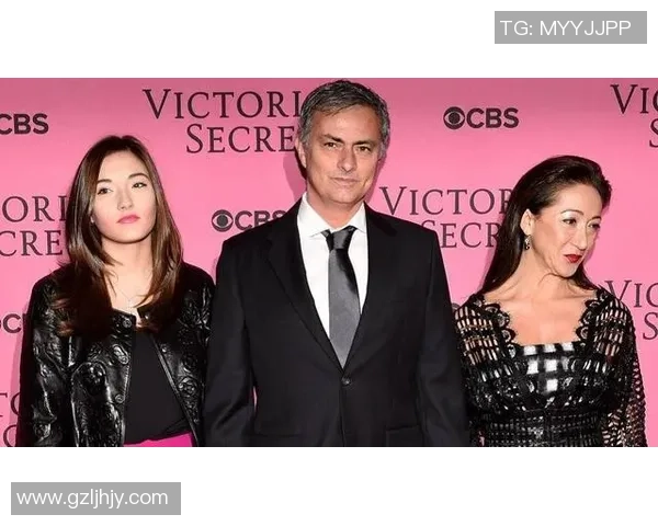 国外足球球星老婆们的豪华生活与幕后故事揭秘